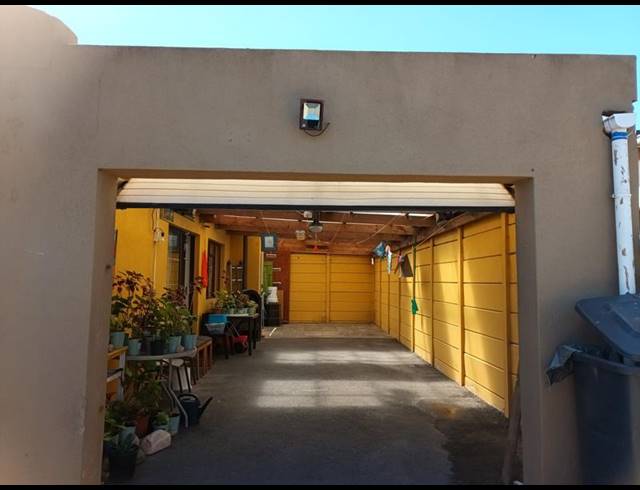 3 BEDROOM HOUSE FOR SALE IN PELIKAN PARK